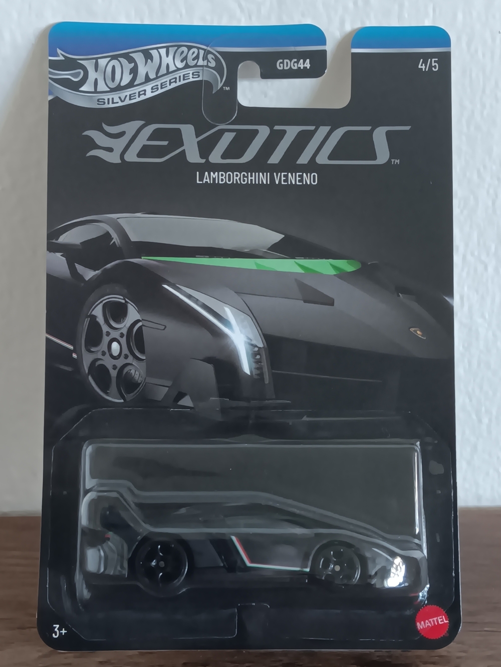 Hot Wheels Exotics Lamborghini Veneno Toy Car - Black